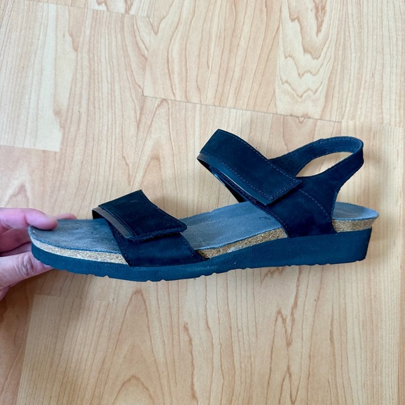 Naot Aisha Double Adjustable Sandal in Black Nubuck / size 42 WIDE (US 10.5-11) - Picture 5 of 9